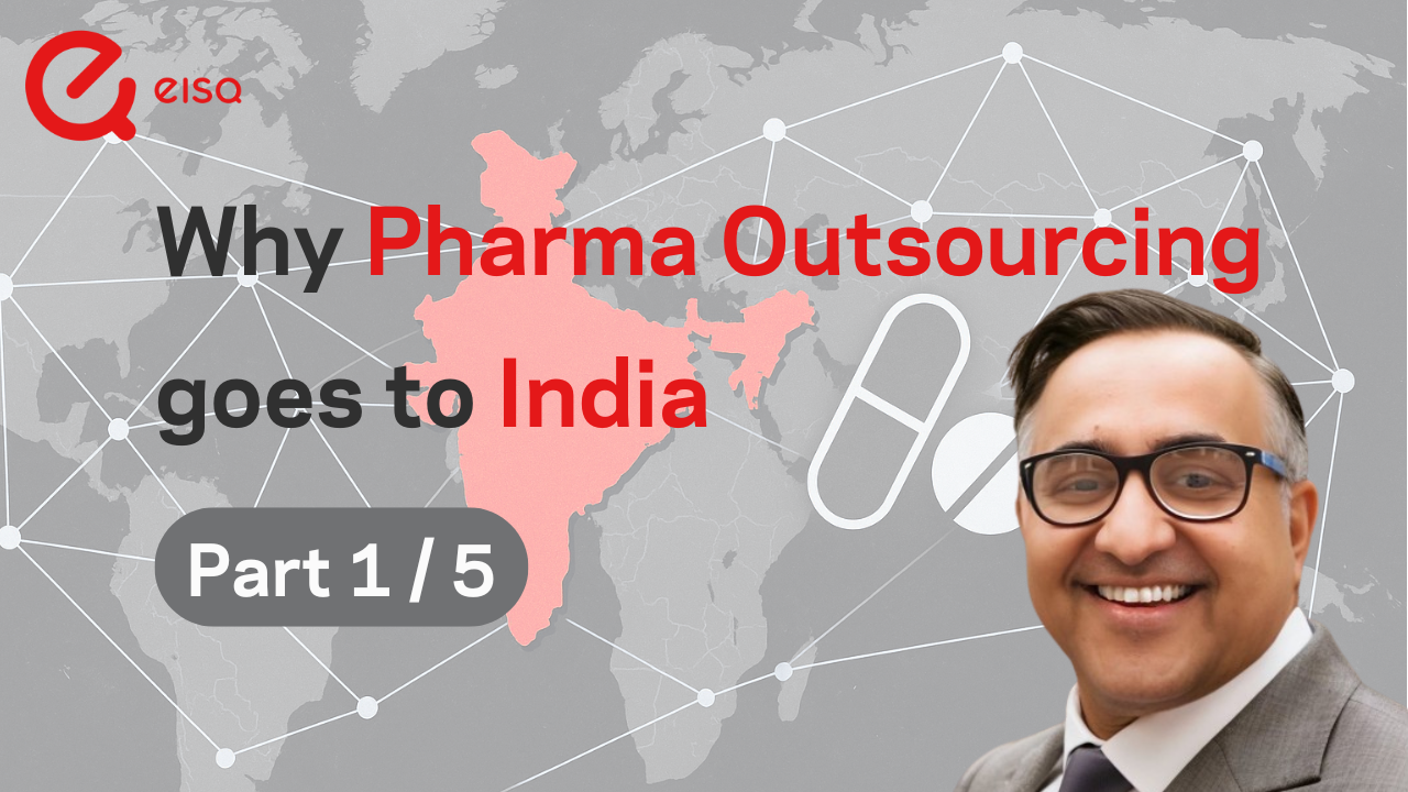 Vorschaubild eines Blogartikels mit dem Titel ‚Why Pharma Outsourcing goes to India – Part 1/5‘. Im Hintergrund ist eine Weltkarte mit einer rot markierten Indien-Karte und einer Kapselgrafik zu sehen, rechts im Bild eine lächelnde Person im Anzug.